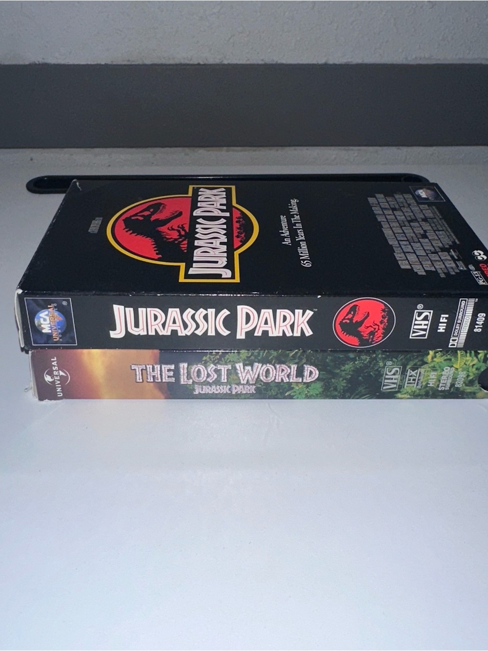 Universal Jurassic Park VHS and The Lost World Lot of 2